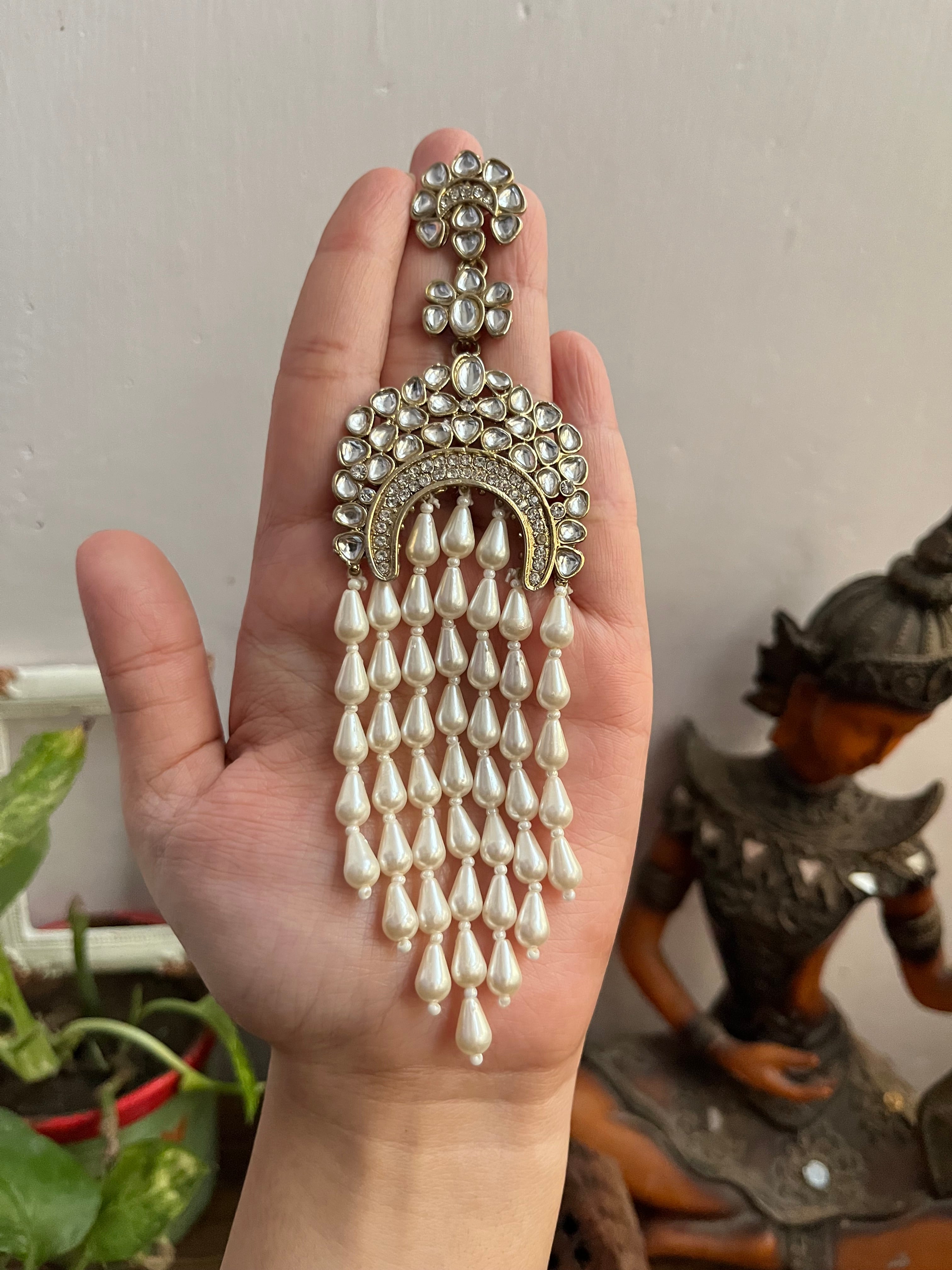 AMRIT light gold pearl Earrings