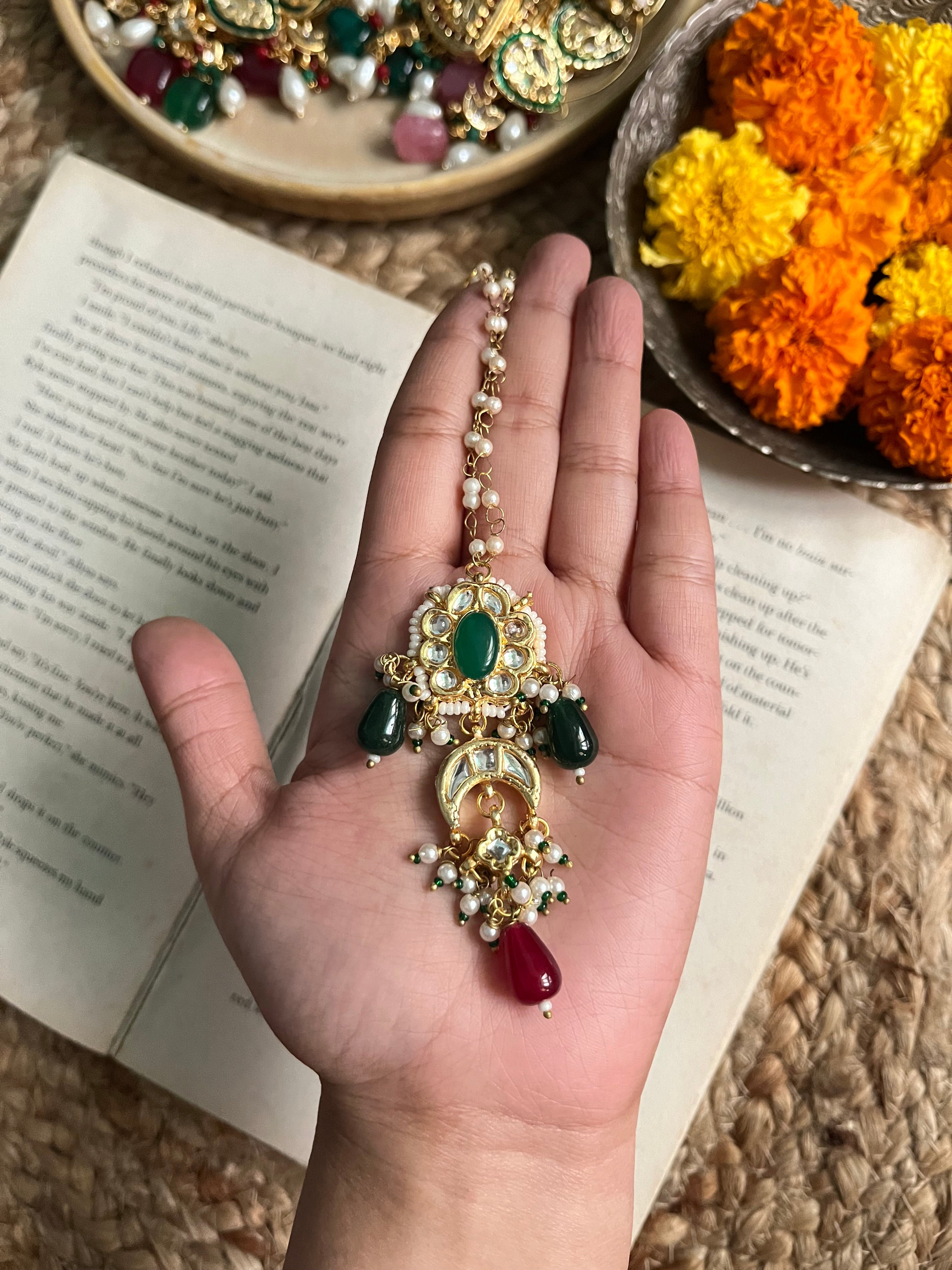 Mangtikka Green And Red