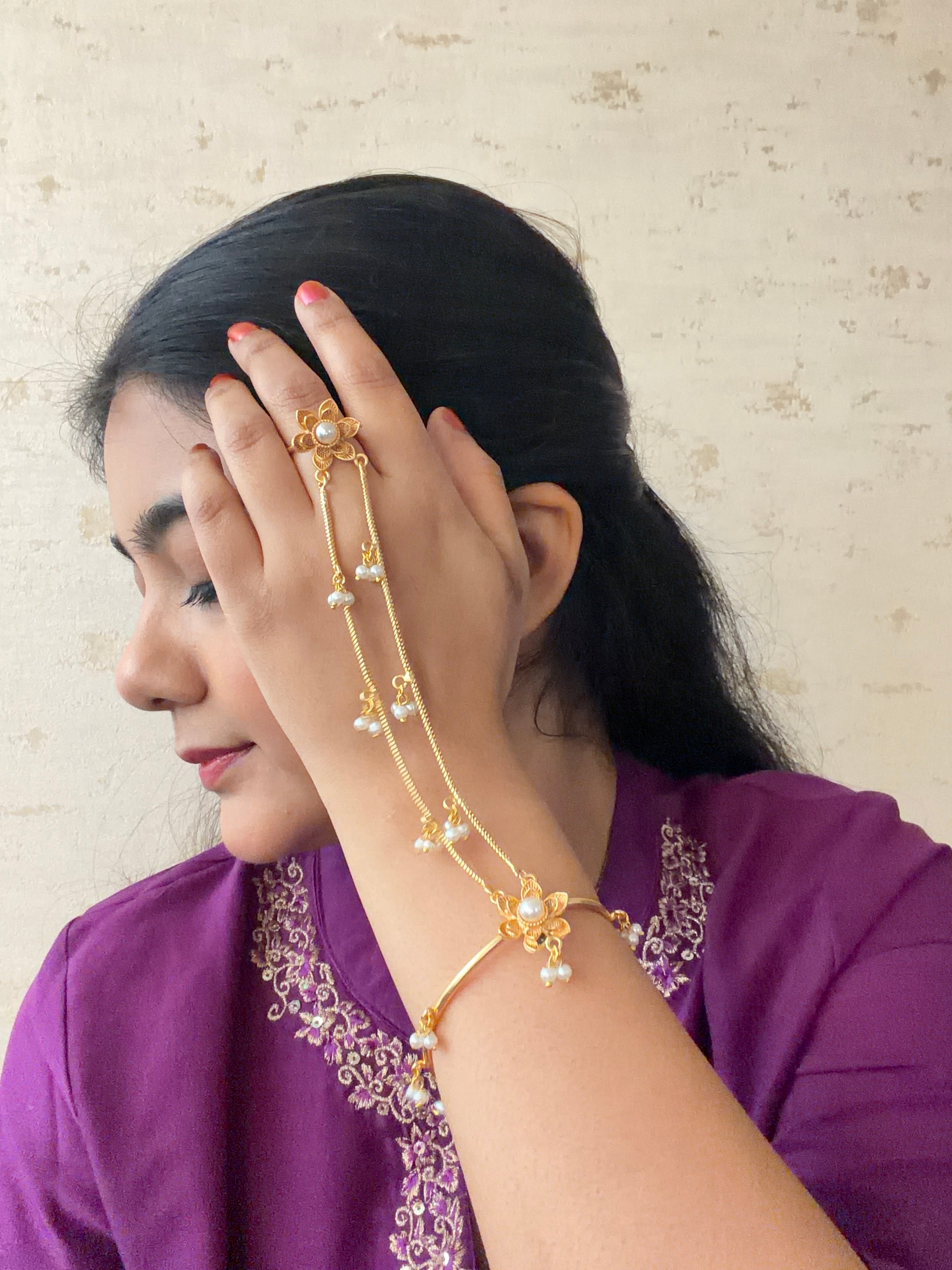 Malti hathphool - pair