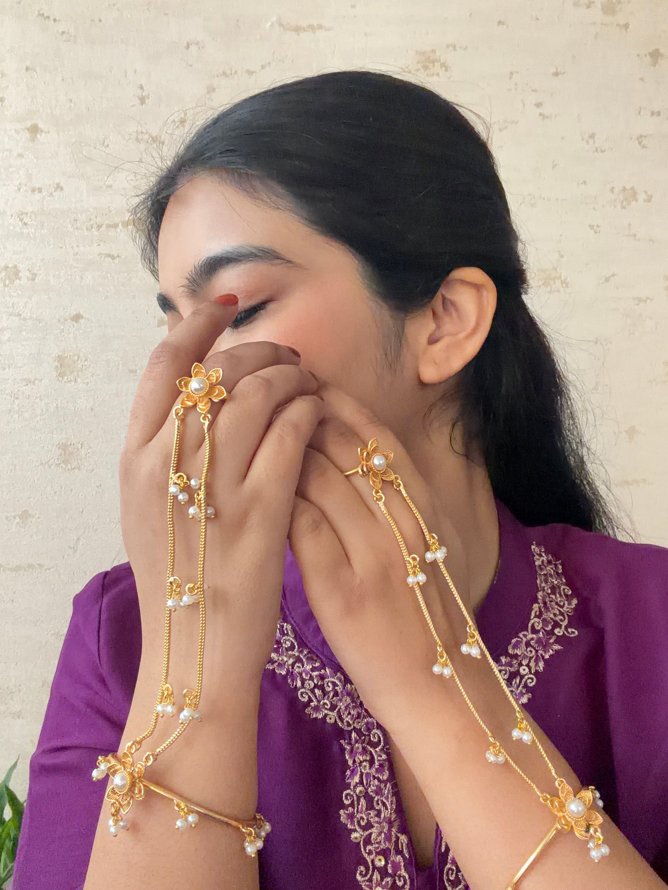 Malti hathphool - pair