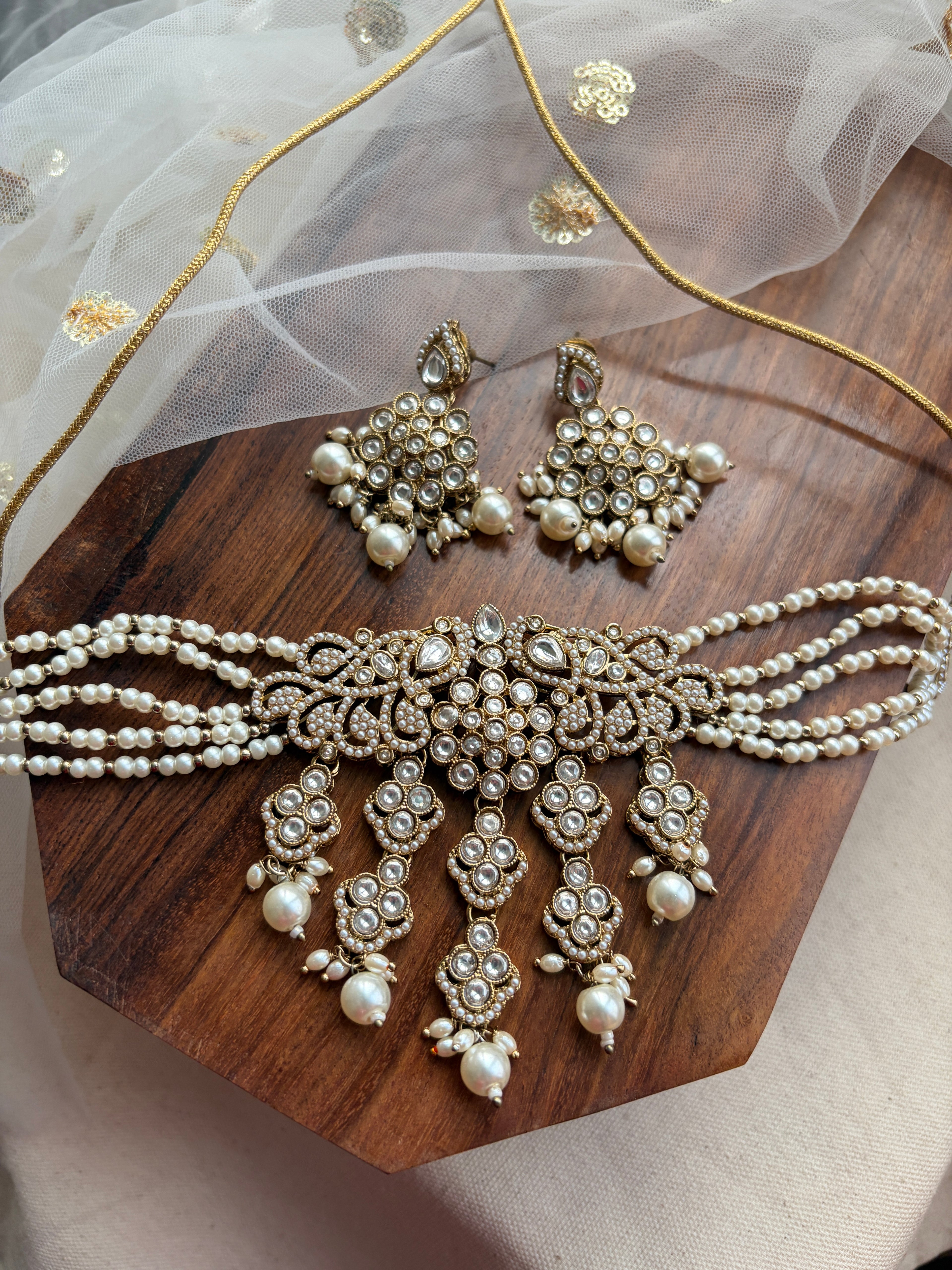 Pratibha necklace set