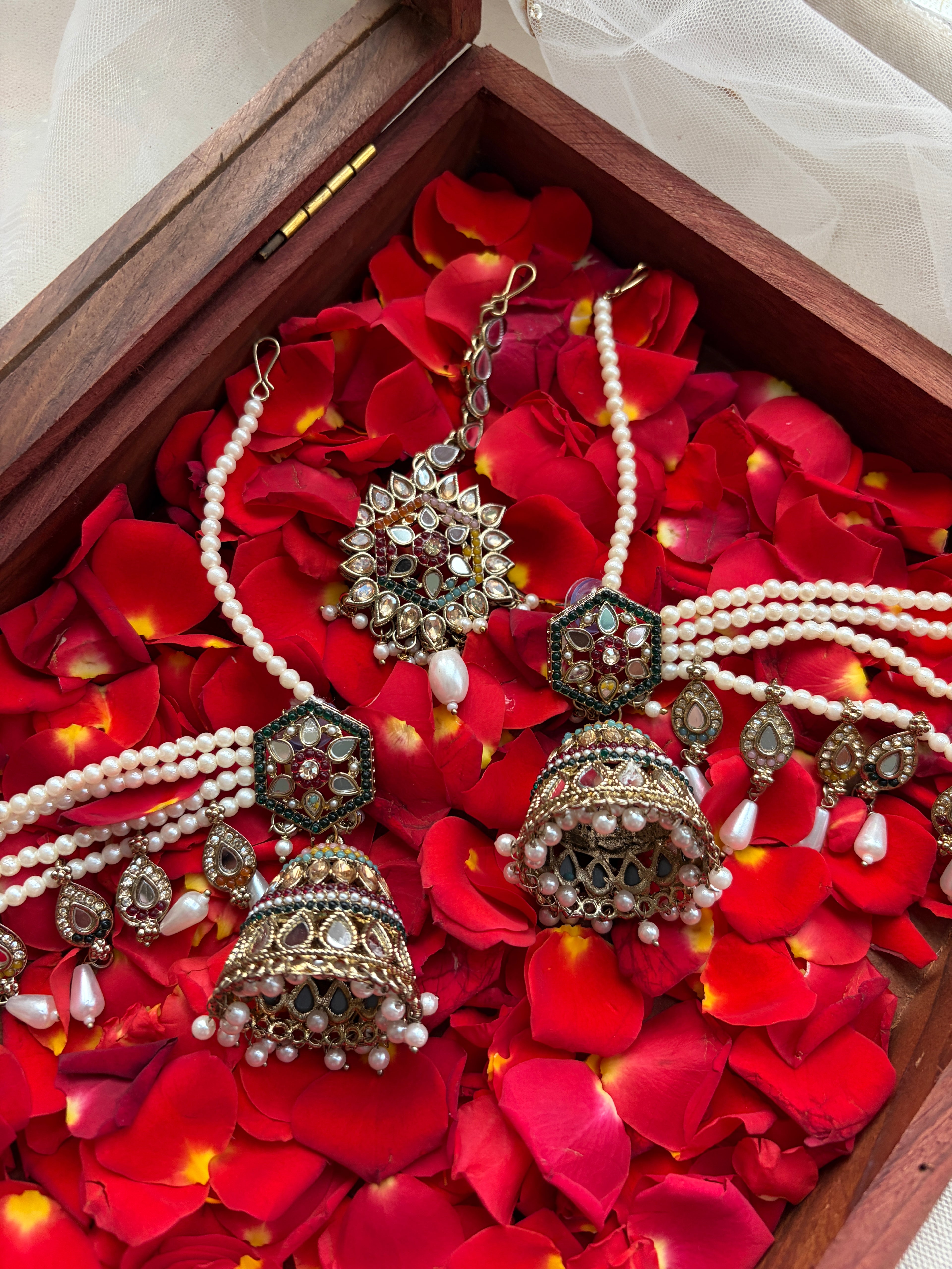 BHAVIKA multicolour jhumka sahara set