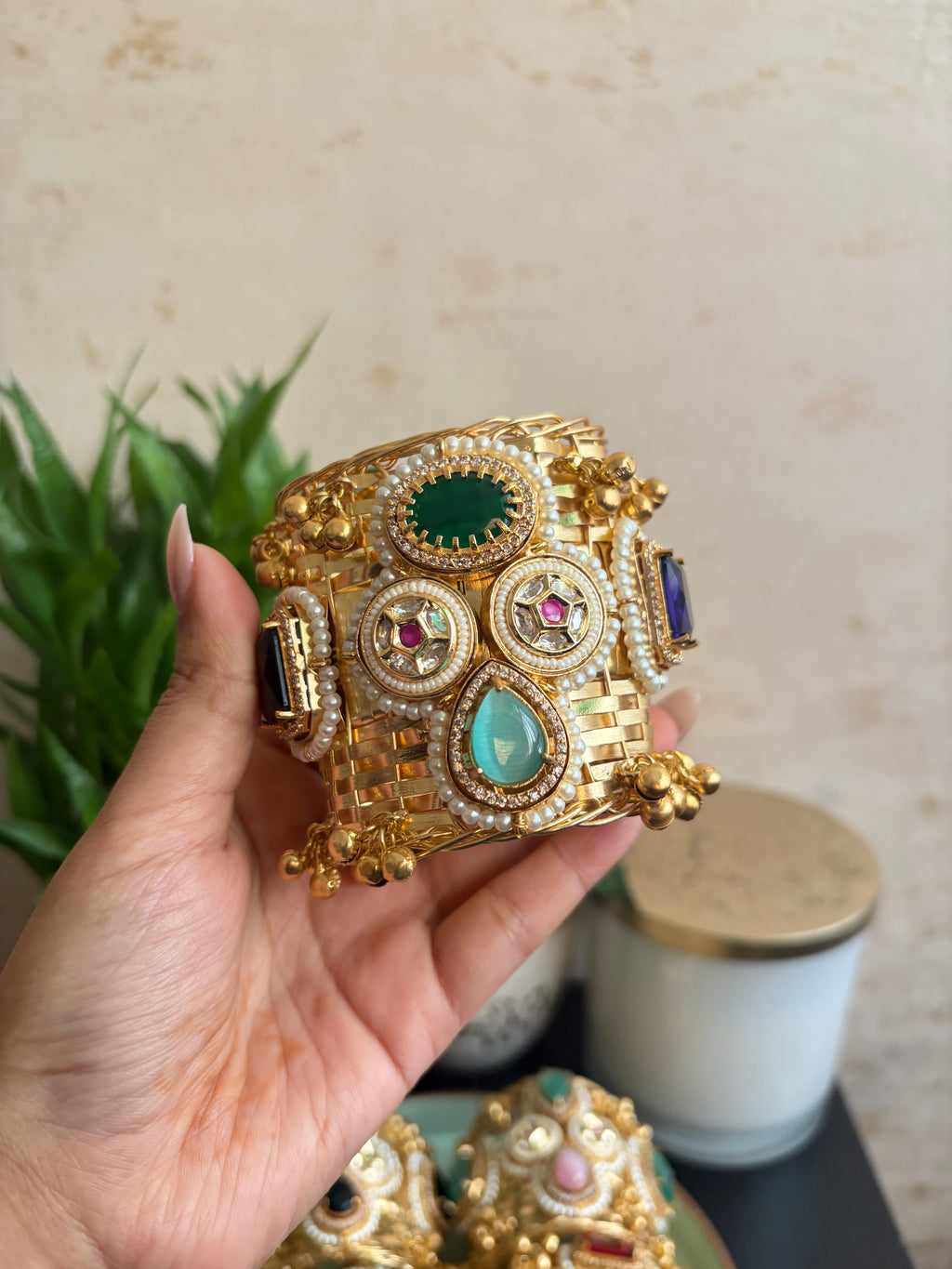 MOHITA 2.0 handcuffs