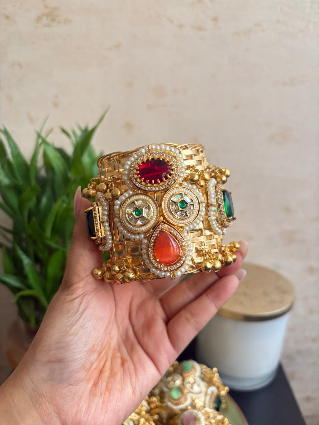 MOHITA 2.0 handcuffs