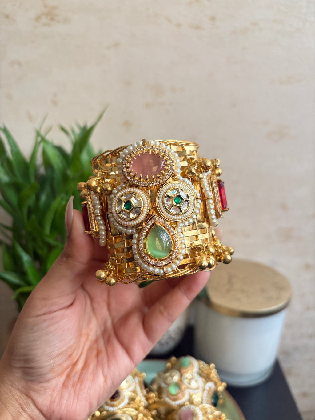 MOHITA 2.0 handcuffs