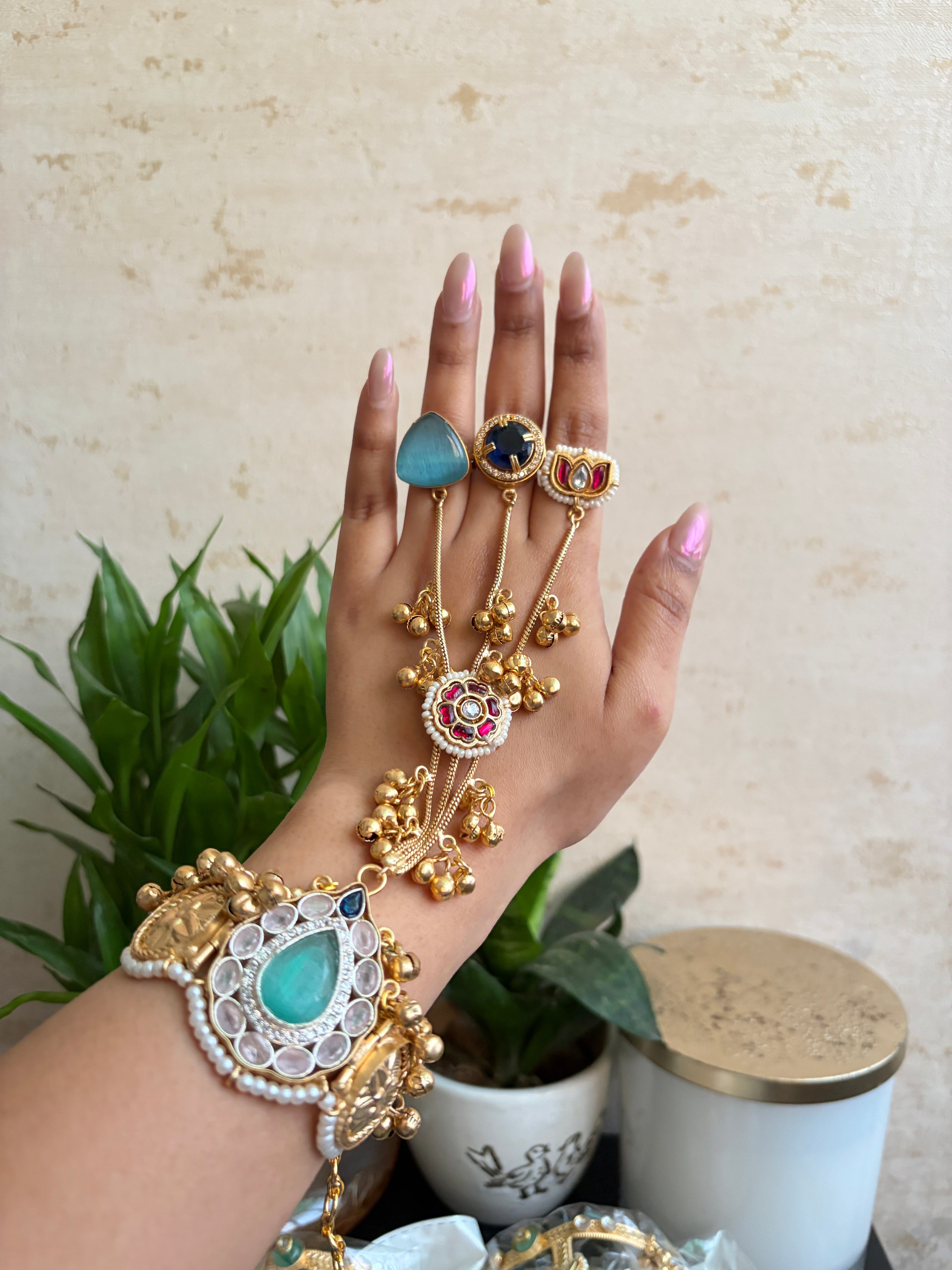 NIVEDITA Ghungroo Hathphool