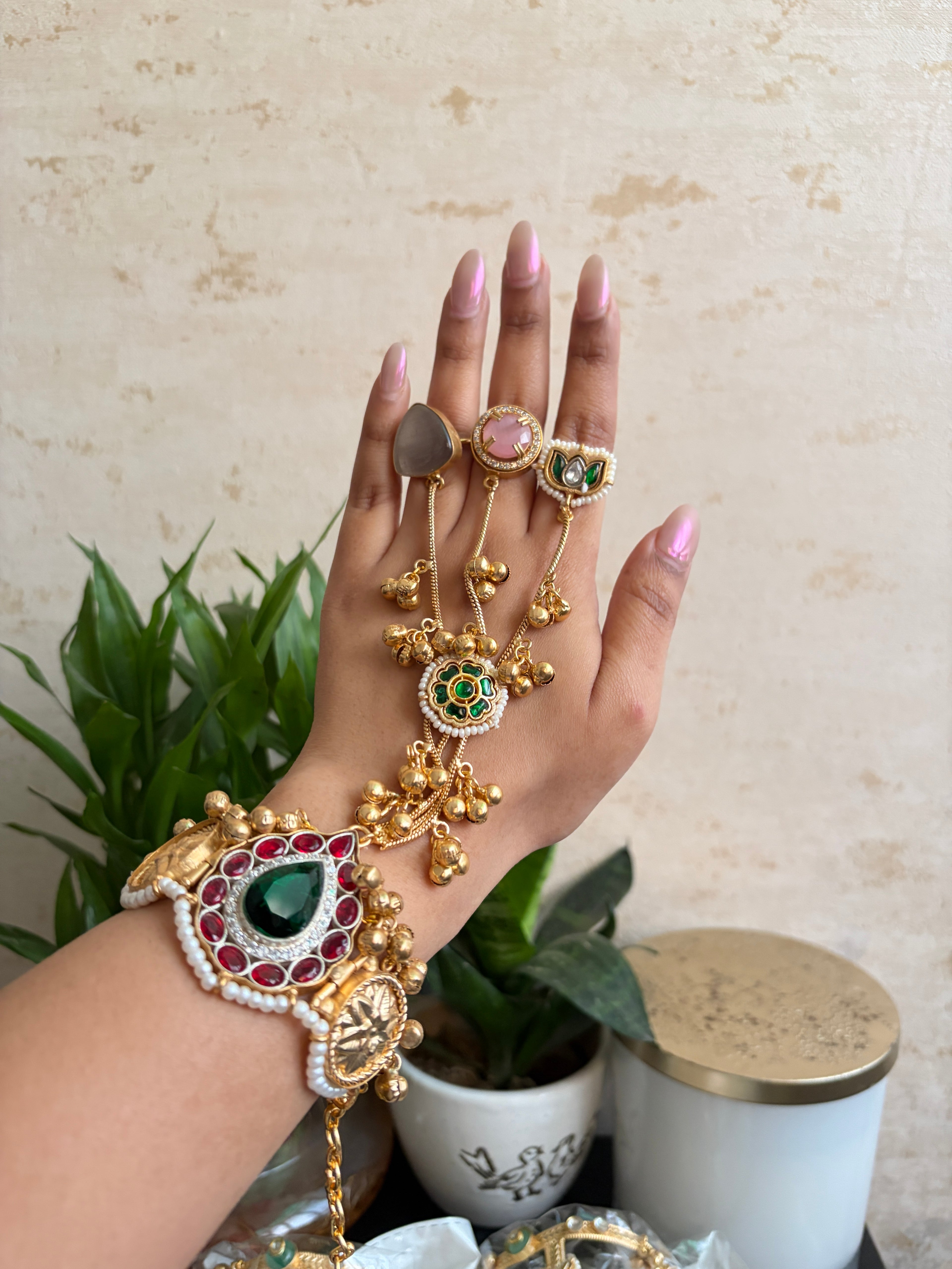 NIVEDITA Ghungroo Hathphool