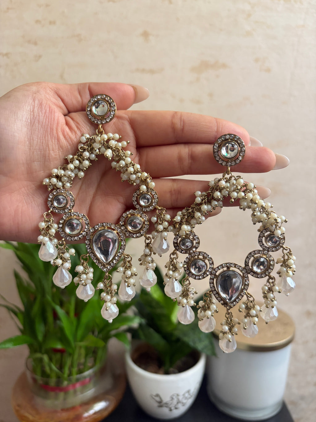 ANVIKA Pearl Chaandbalis