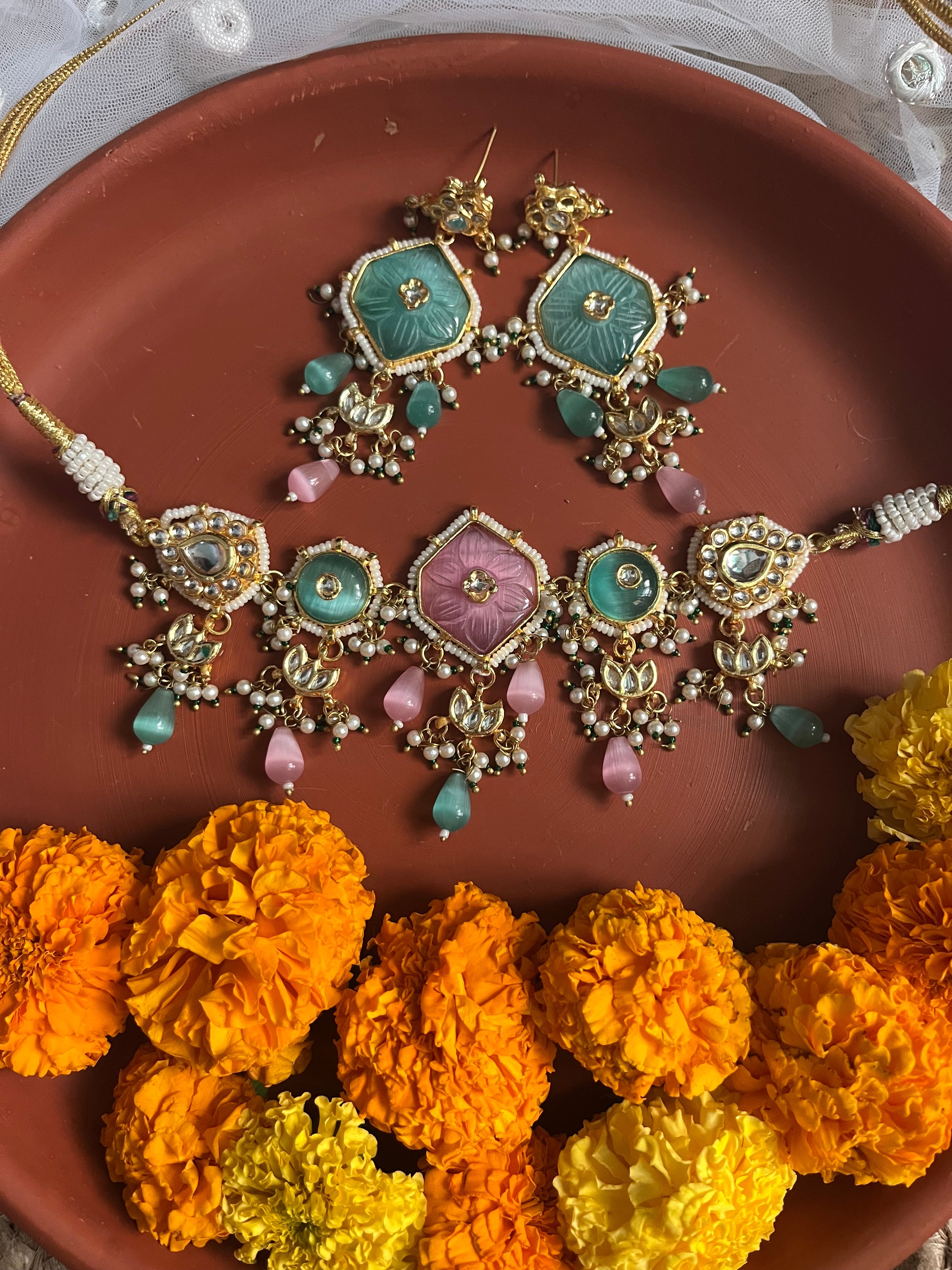 MADHULIKA necklace set