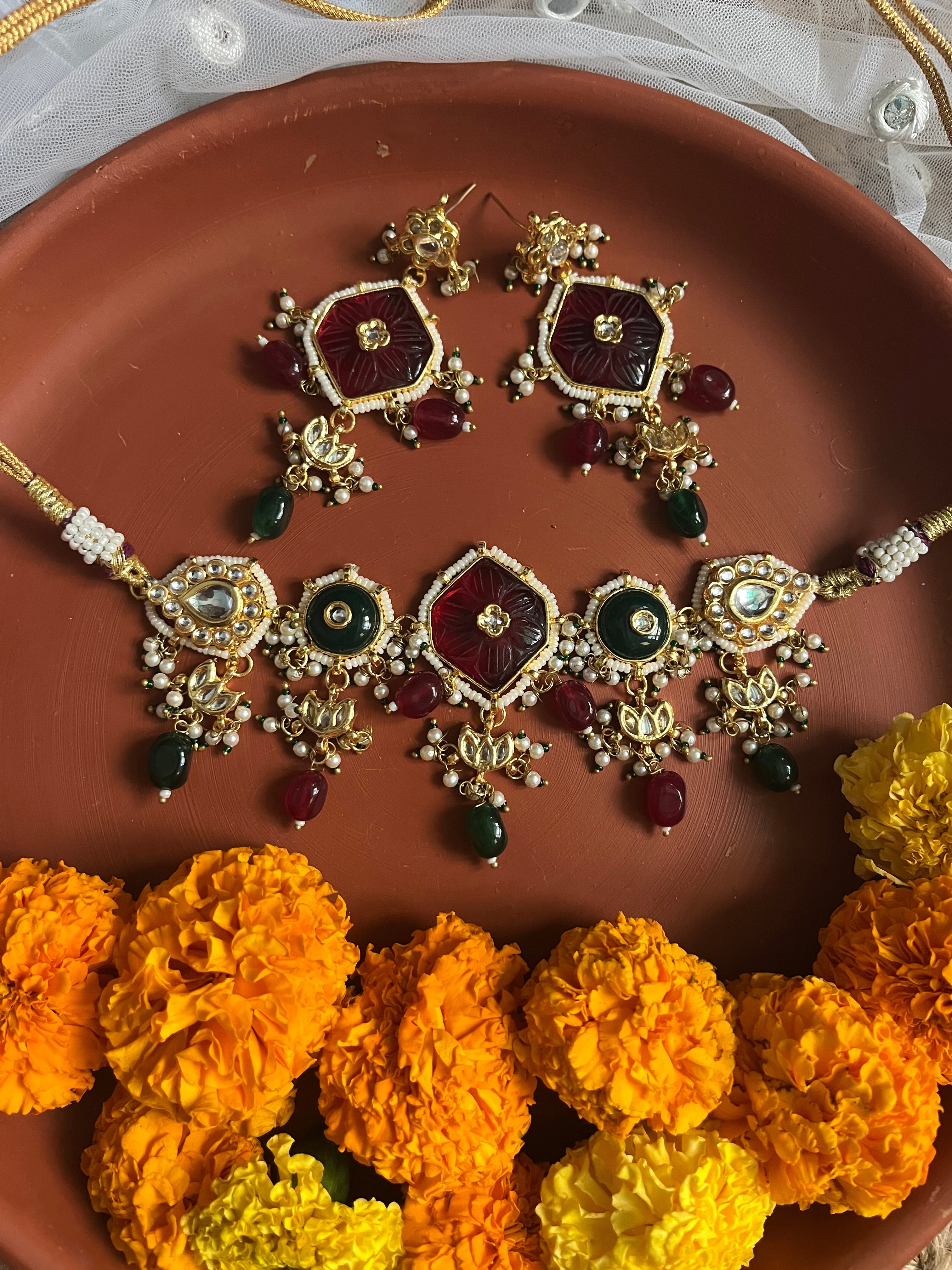 MADHULIKA necklace set